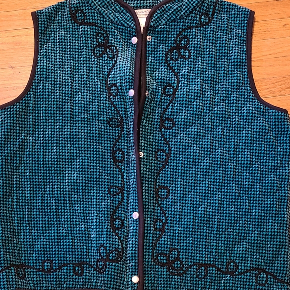 Coldwater CREEK Green Vest Large  Embroidered Quilted Snap/ zipper - Picture 1 of 6